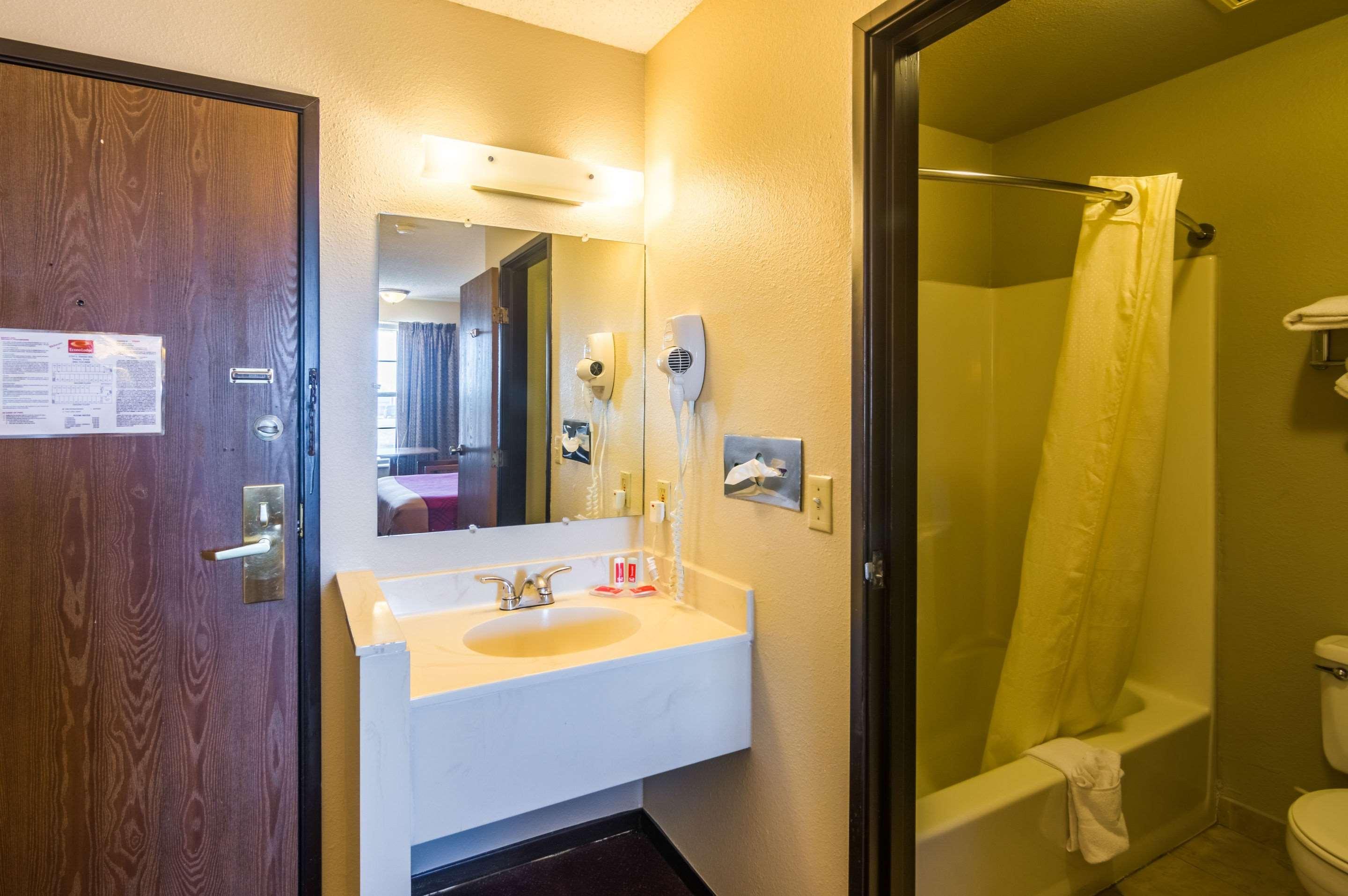 Econo Lodge Дюмес Екстер'єр фото