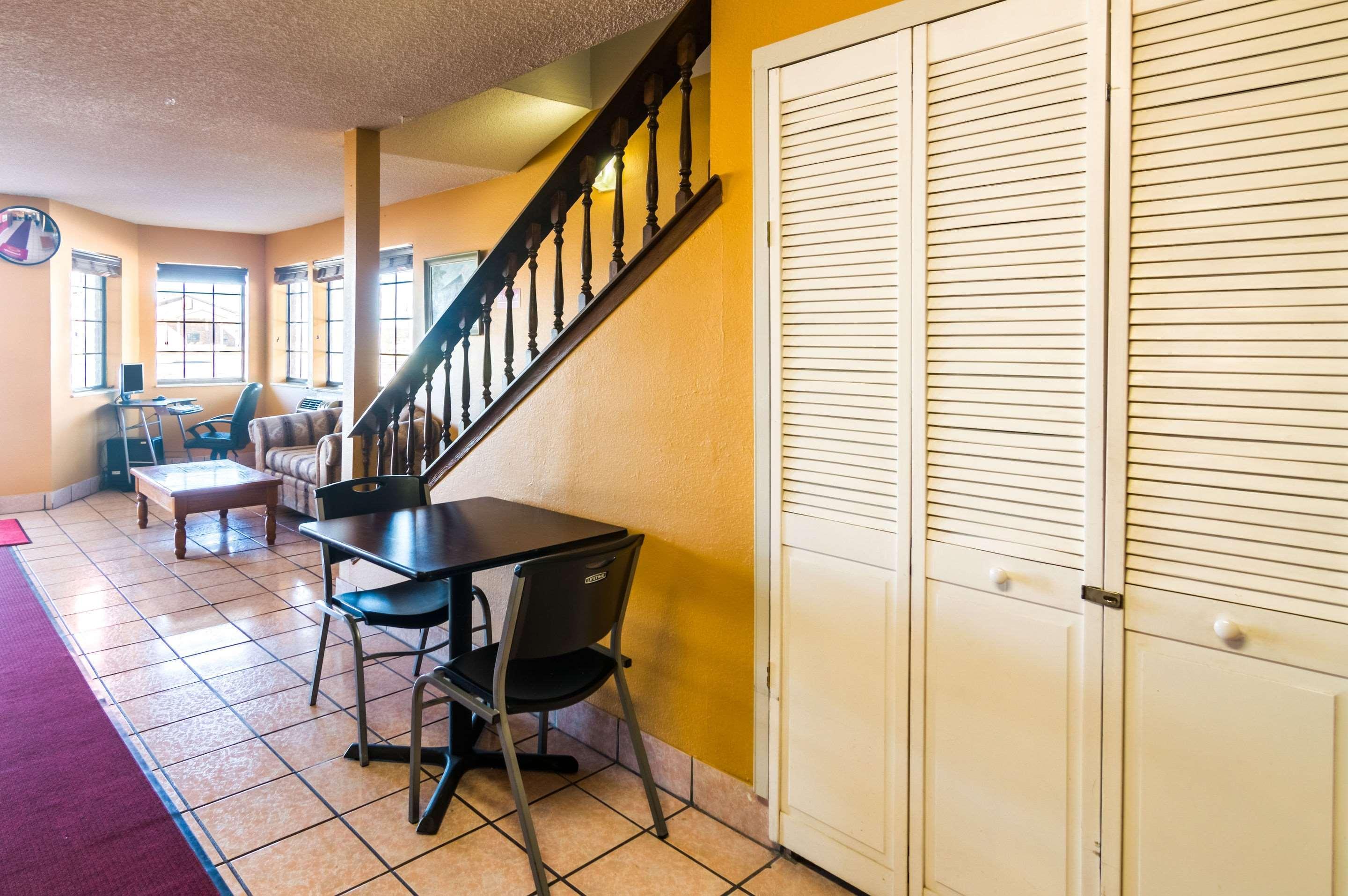 Econo Lodge Дюмес Екстер'єр фото