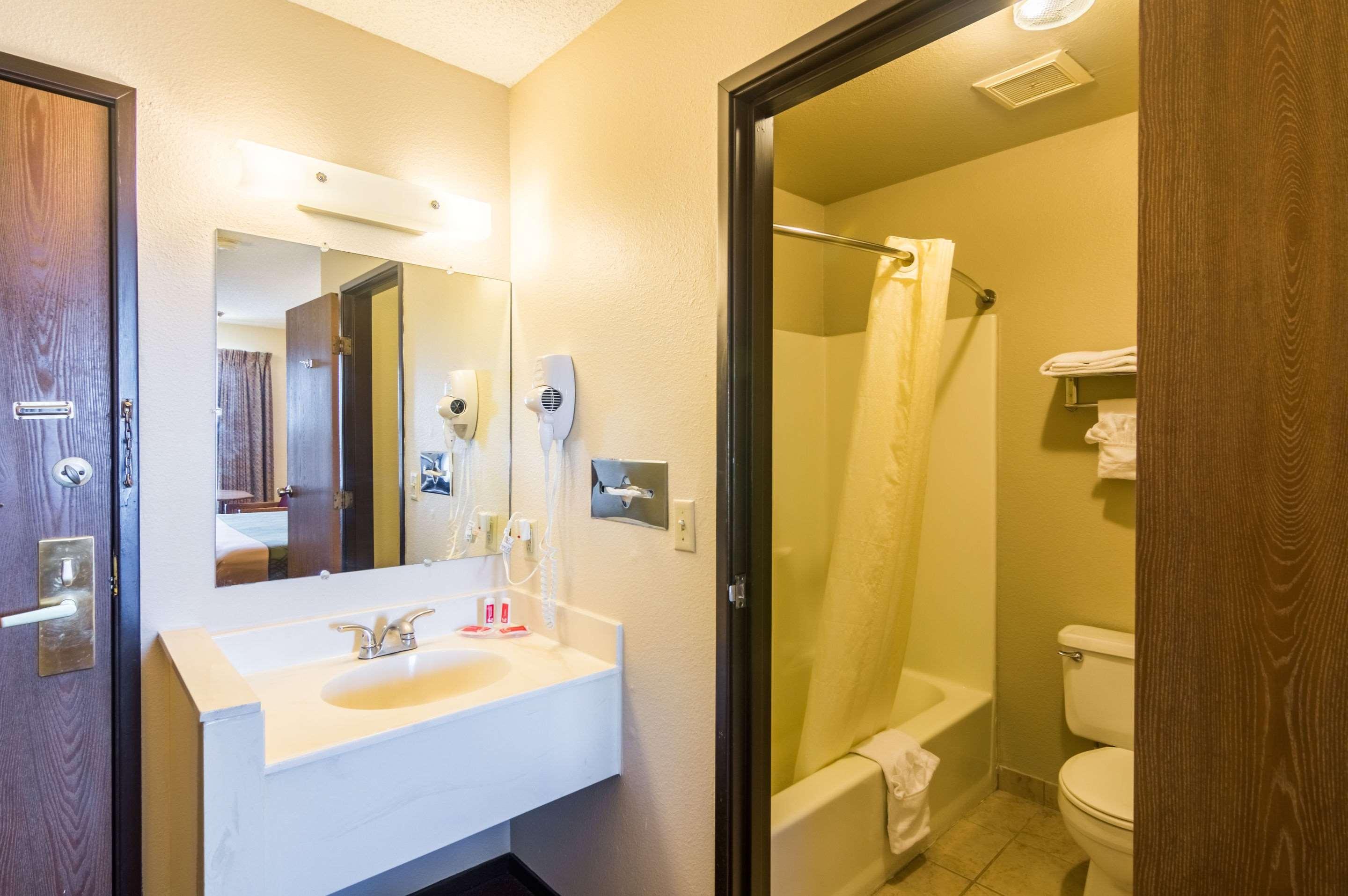 Econo Lodge Дюмес Екстер'єр фото