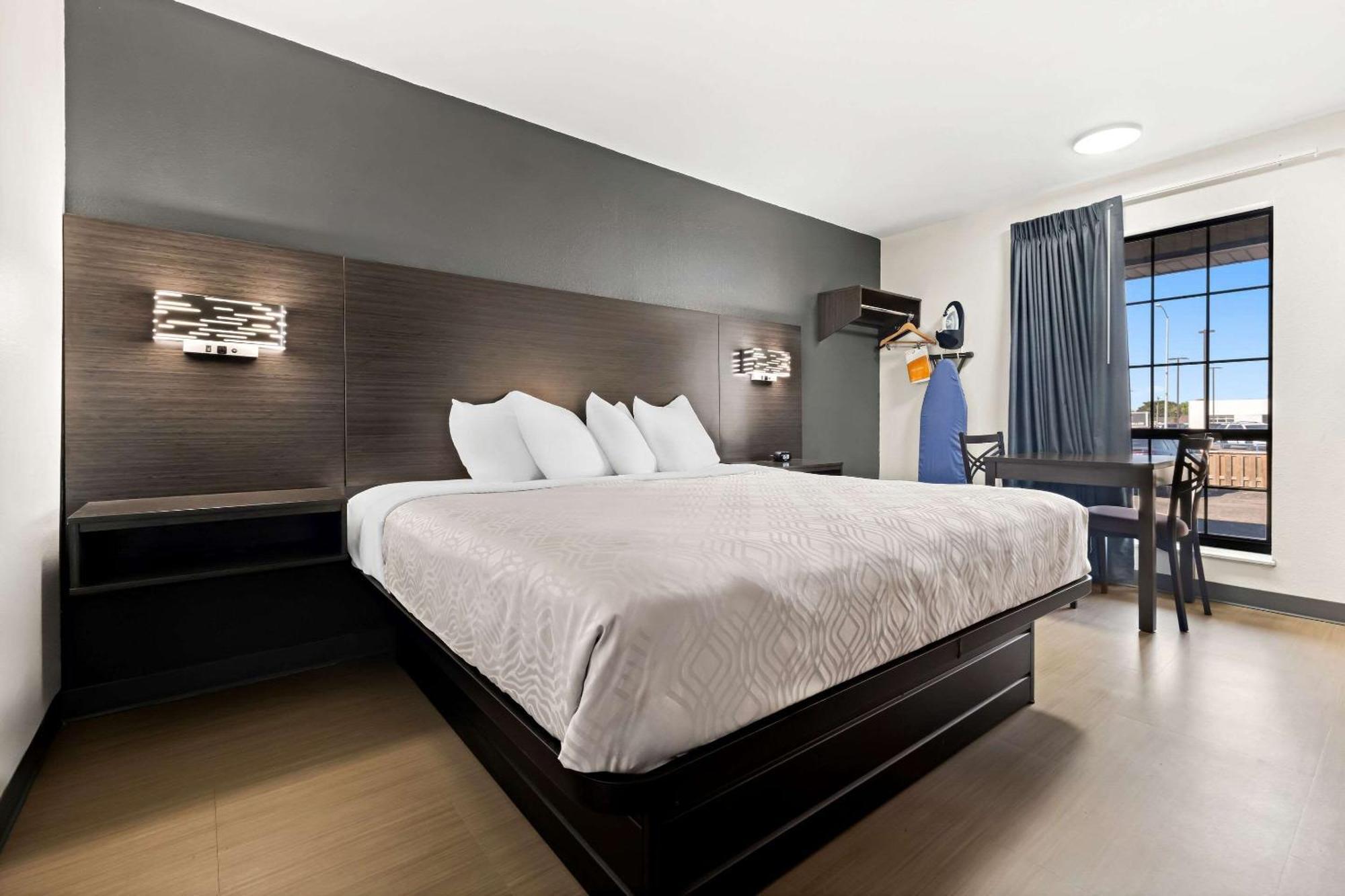 Econo Lodge Дюмес Екстер'єр фото