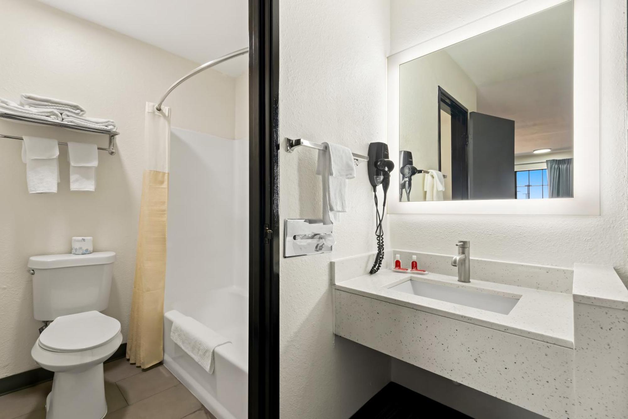Econo Lodge Дюмес Екстер'єр фото
